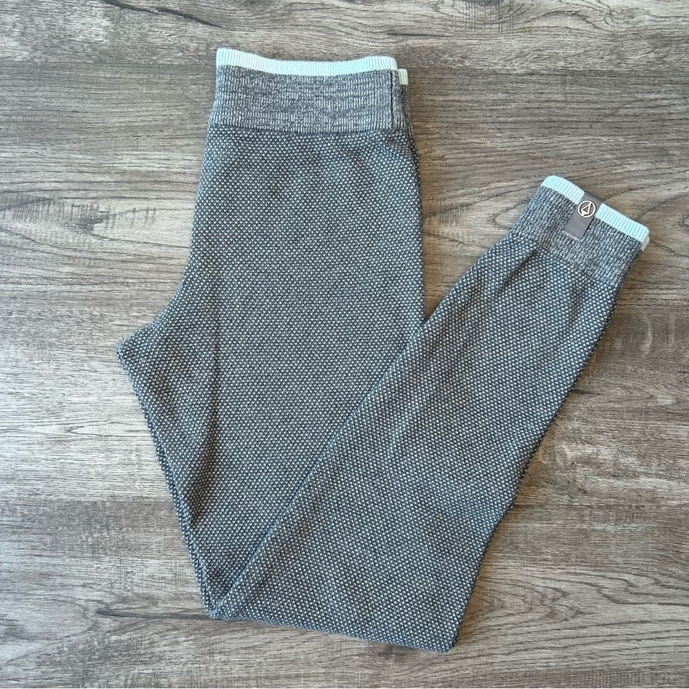Ivivva by Lululemon youth gray knit leggings size 14